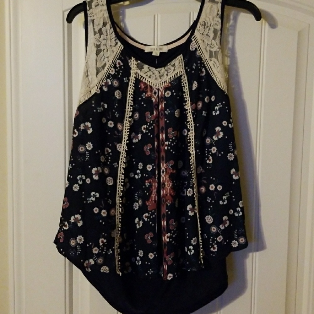 Taylor & Sage 1X Navy Blue tank w/Lace